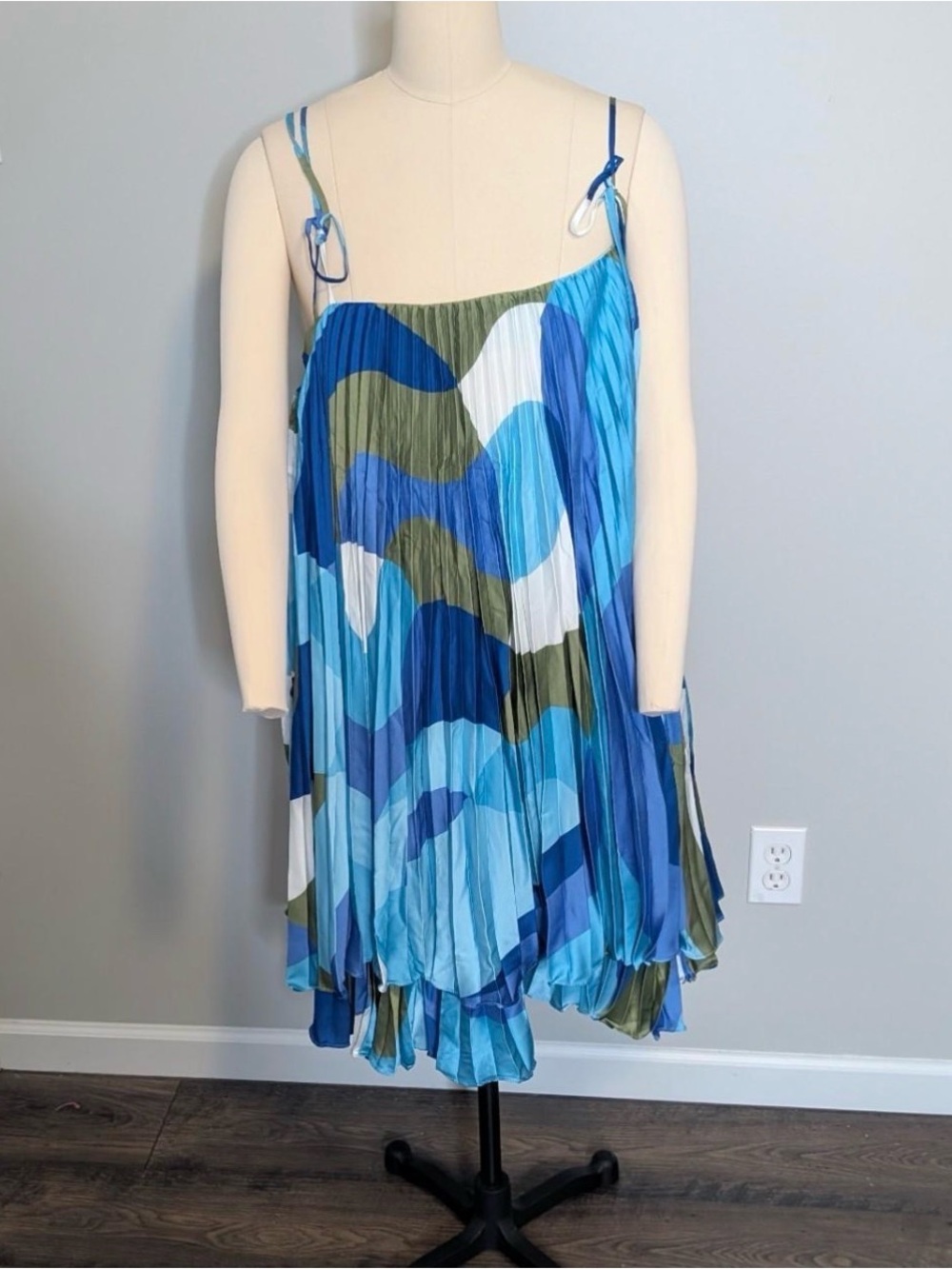 Hutch blue abstract pattern romper - Picture 3 of 6
